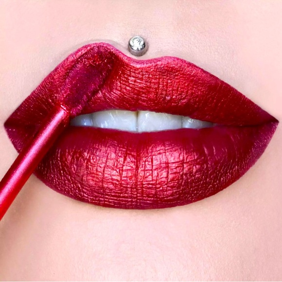 Jeffree Star Other - NIB - Jeffree Star Velour Liquid Lipstick - Poinsettia